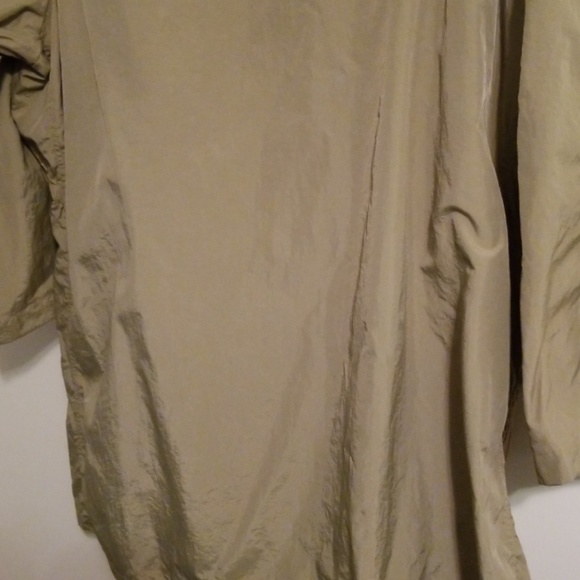 Women's plus size trench coat. - Picture 6 of 8